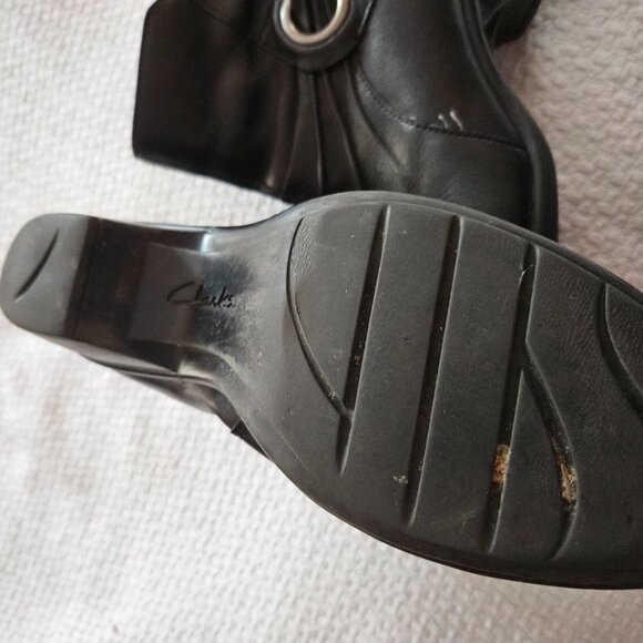 Clark's Black Leather Booties 8M w/1 1/2"heel - Picture 3 of 7